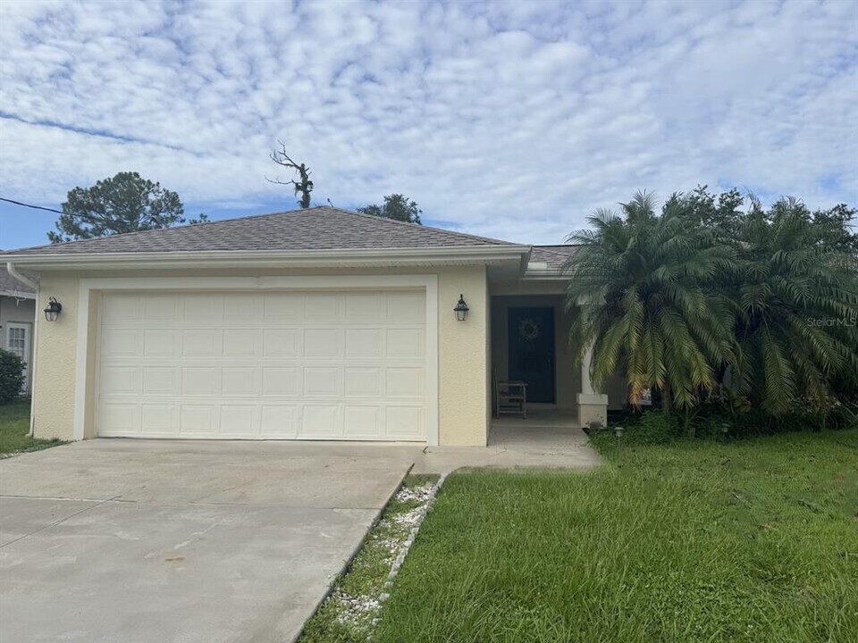 2349 Honey Ln in North Port, FL - Building Photo