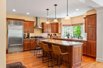 15 Edgemoor Cir in Wellesley, MA - Building Photo - Building Photo