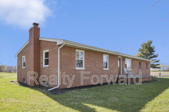 7974 Braun Rd in Groveport, OH - Building Photo - Building Photo