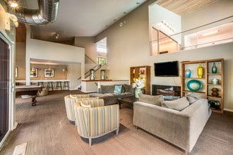 Waterfront Crossing in Creve Coeur, MO - Foto de edificio - Building Photo