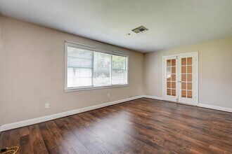 4405 Effie St in Bellaire, TX - Building Photo - Building Photo