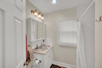 2000 Sherman Ave in Evanston, IL - Building Photo - Building Photo