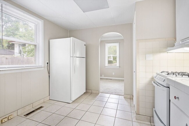 23230 Columbus Ave in Warren, MI - Building Photo - Building Photo