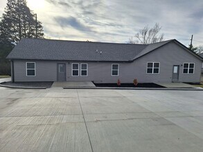 5201 Lonas Dr in Knoxville, TN - Building Photo - Building Photo