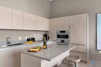 4010 S Ocean Dr in Hollywood, FL - Building Photo - Building Photo