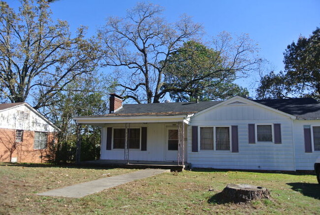 property at 1323 S Jackson St