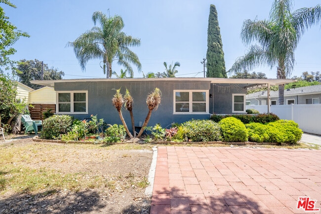 property at 214 N Martha Pl