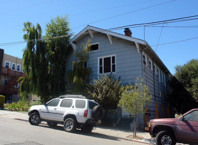 214 Washington Ave in Richmond, CA - Building Photo - Building Photo