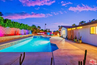 1250 E Delgado Rd in Palm Springs, CA - Building Photo - Building Photo