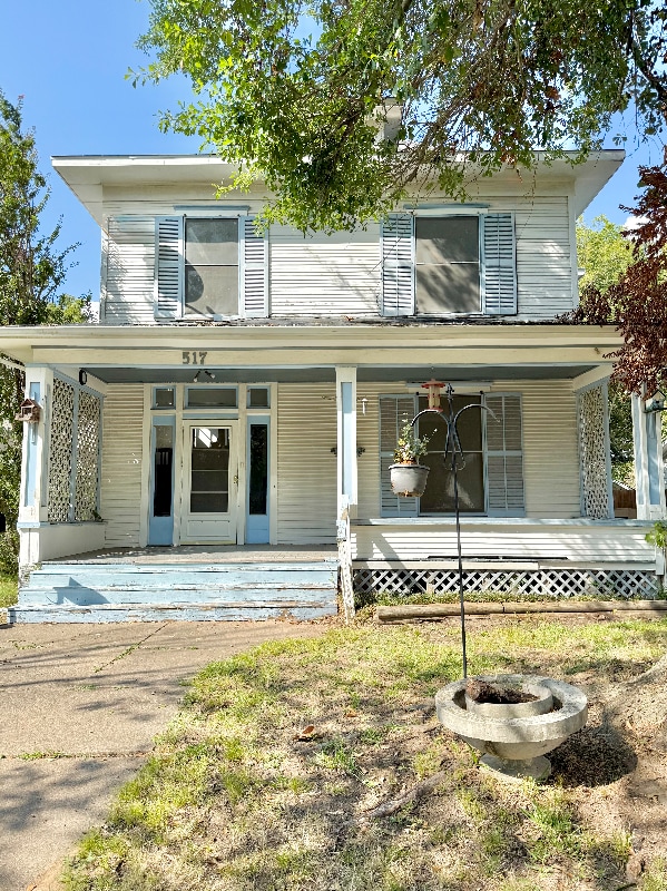 property at 517 W Hull St