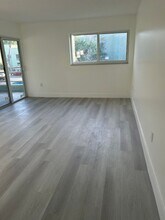 11163 NW 7th St in Miami, FL - Foto de edificio - Building Photo