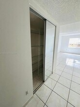 724 NE 4th St in Hallandale Beach, FL - Building Photo - Building Photo