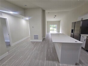876 Apartment St in Lehigh Acres, FL - Building Photo - Building Photo