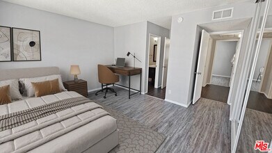 9928 Sepulveda Blvd in Los Angeles, CA - Building Photo - Building Photo