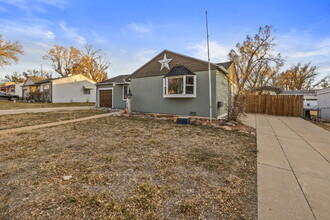 919 Alexander Cir in Pueblo, CO - Foto de edificio - Building Photo