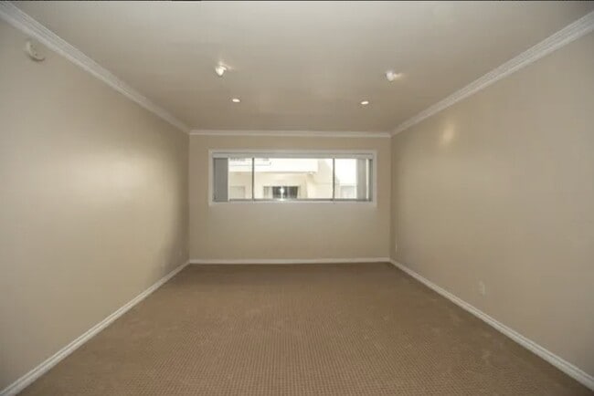 11970 Montana Ave in Los Angeles, CA - Building Photo - Building Photo