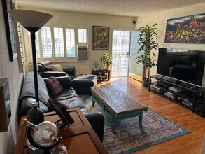 42 20th Ave, Unit 4 in Venice, CA - Building Photo - Building Photo