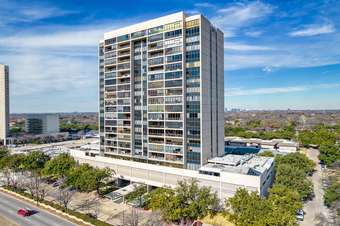 The Athena in Dallas, TX - Building Photo