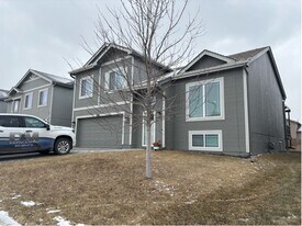 7840 N 147th Ave in Bennington, NE - Building Photo