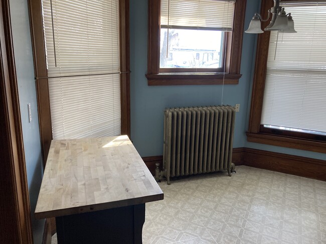 522 W Wisconsin St, Unit West Wisconsin in Portage, WI - Foto de edificio - Building Photo