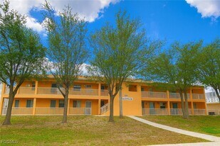 4903 York St in Cape Coral, FL - Building Photo