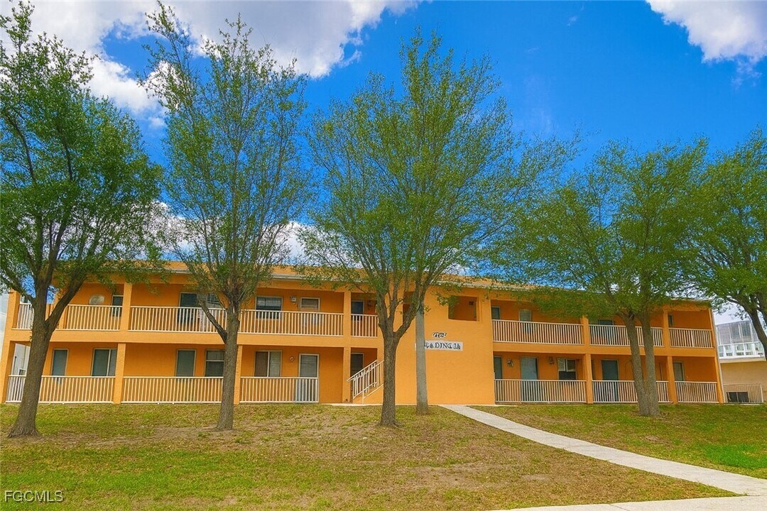 4903 York St in Cape Coral, FL - Building Photo