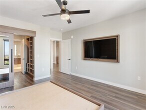 2460 E Serene Ave in Henderson, NV - Building Photo - Building Photo