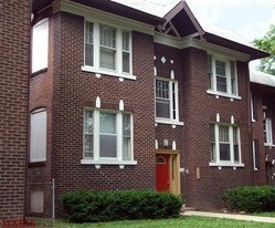 6262 North Dr in University City, MO - Building Photo