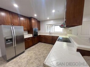 1/2 Rosecrans St in San Diego, CA - Foto de edificio - Building Photo