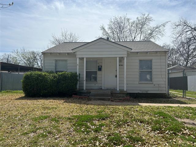 8702 Danville Dr in Dallas, TX - Building Photo