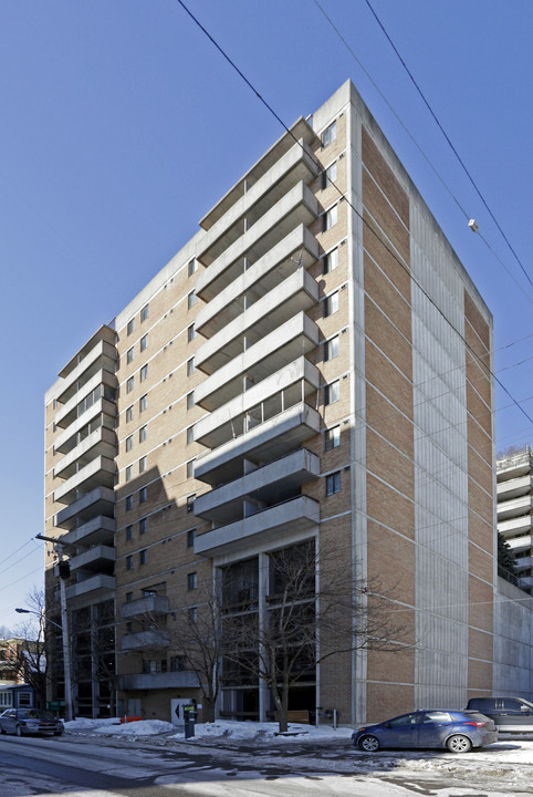 Nepean Place in Ottawa, ON - Building Photo