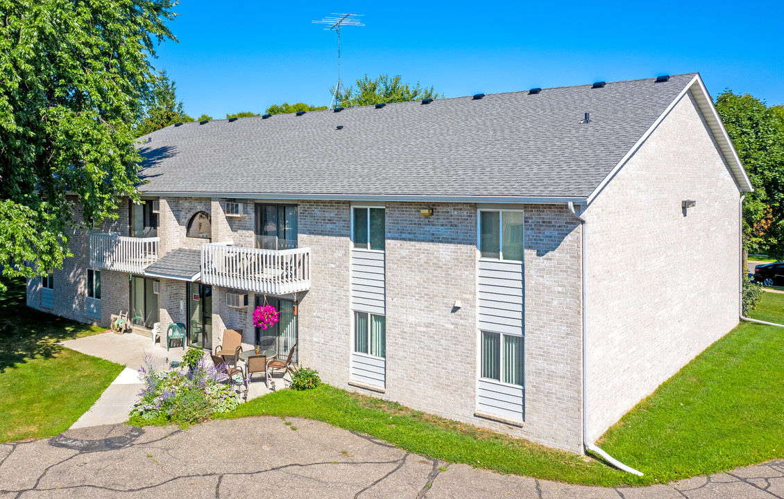 Stearns Place Apartments - 55+ Preferred in St. Cloud, MN - Building Photo