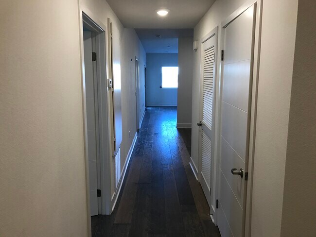 2978 Ripple Pl, Unit 105 in Los Angeles, CA - Building Photo - Building Photo