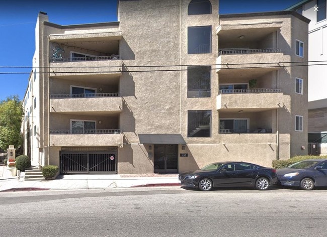 451 S Barrington Ave, Unit 202
