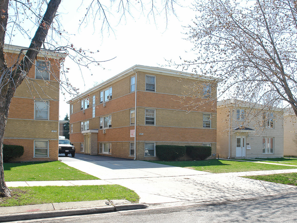 2035 N 19th Ave in Melrose Park, IL - Building Photo