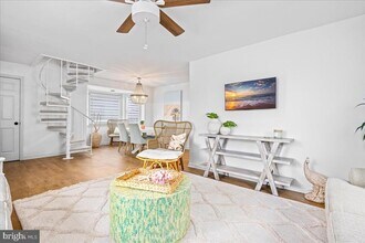 208 N Lancaster Ave in Margate City, NJ - Building Photo - Building Photo