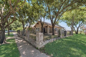 2945 May St in Fort Worth, TX - Building Photo - Building Photo