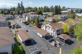 1001 W Casino Rd in Everett, WA - Building Photo - Building Photo