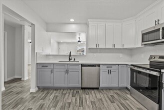 2101 St Lucia Calle in Dickinson, TX - Building Photo - Building Photo