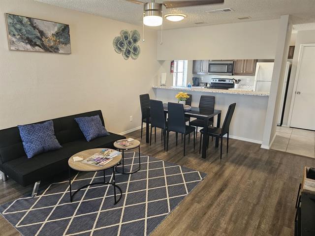 property at 1728 Crestpoint Dr