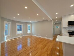 86 Orchard St, Unit 1 in Medford, MA - Building Photo - Building Photo