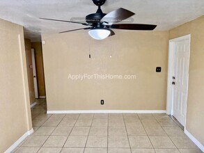 1316 Windsor Way in Tampa, FL - Foto de edificio - Building Photo