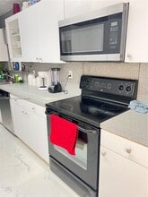 710 N 66 Terrace in Hollywood, FL - Building Photo - Building Photo