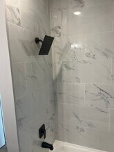 209 S 8th St in La Porte, TX - Foto de edificio - Building Photo