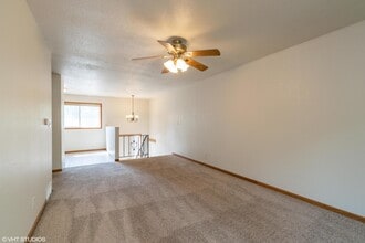 635 Meadow Pl in Ames, IA - Building Photo - Building Photo