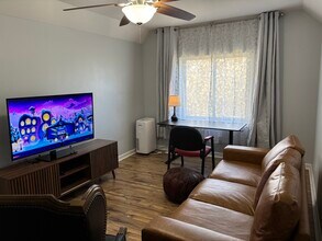 2475 E Maple Rd, Unit Penthouse Unit in Troy, MI - Building Photo - Building Photo