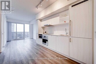 138 Downes St in Toronto, ON - Building Photo - Building Photo