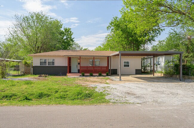property at 3210 SE 16th St