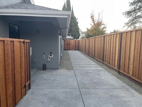 843 Southampton Dr in Palo Alto, CA - Building Photo - Building Photo