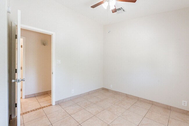 Paradise Valley Apartments in Phoenix, AZ - Building Photo - Floor Plan